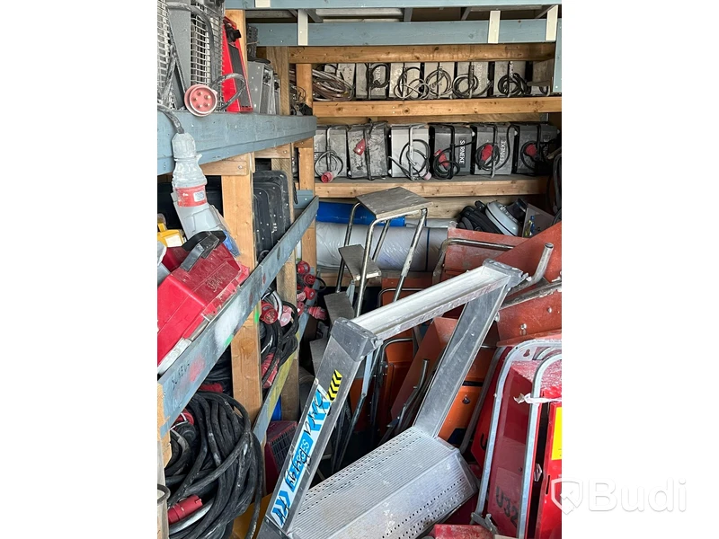 Container 20 fot full med elcentraler, kablar, stegar, mm