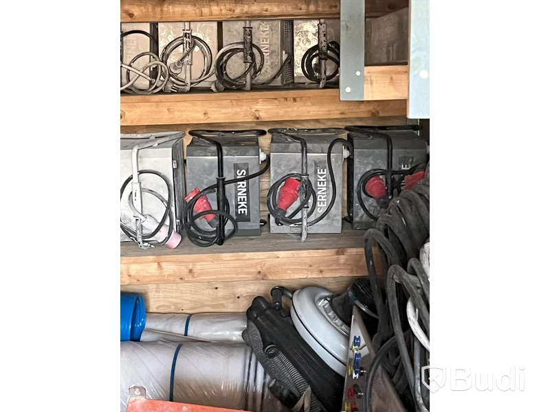 Container 20 fot full med elcentraler, kablar, stegar, mm