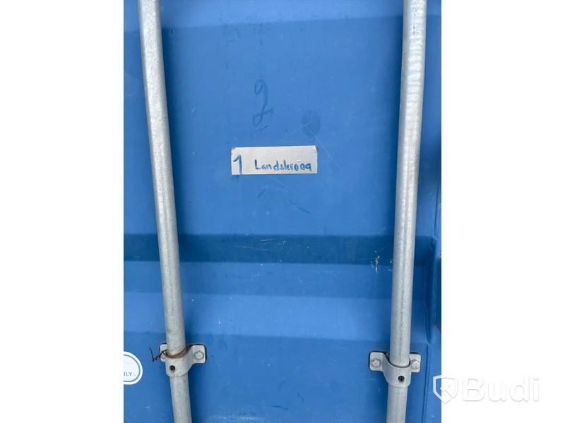 Container 20 fot isolerad med elcentral, belysning samt värmekälla. Fulllastad med byggsaker