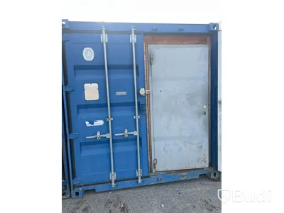 Container 20 fot isolerad med elcentral, belysning samt värmekälla. Fulllastad med byggsaker