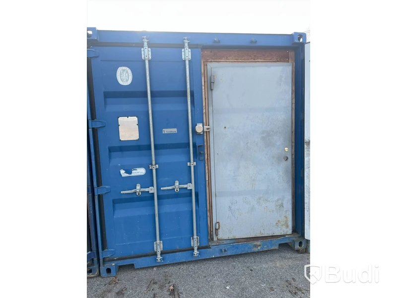 Container 20 fot isolerad med elcentral, belysning samt värmekälla. Fulllastad med byggsaker