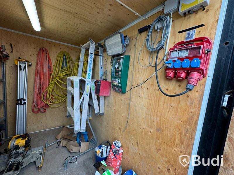 Container, 10 fot inklusive innehåll