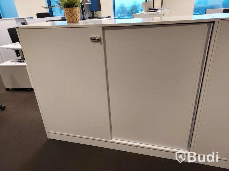 Låsbara vita förvaringsskåp dubbelsidiga