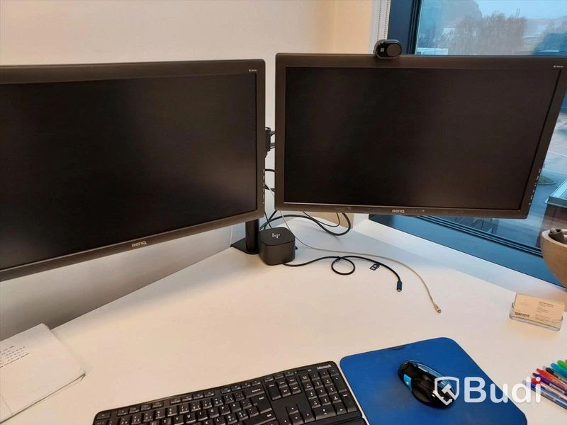 1st Kontorsplats med elektriskt höj sänkbart skrivbord
