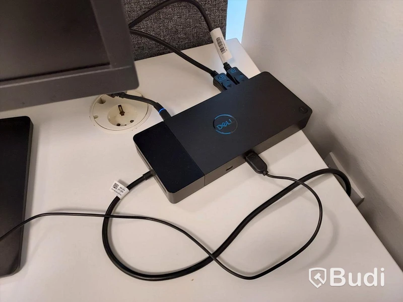 2st kontors arbetsplatser med vita elektriskt höj sänkbara skrivbord
