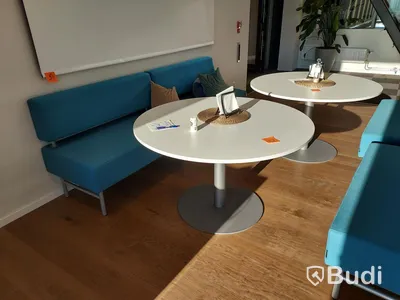 Soffsittgrupp "Möbeldesign Tibro" med bord
