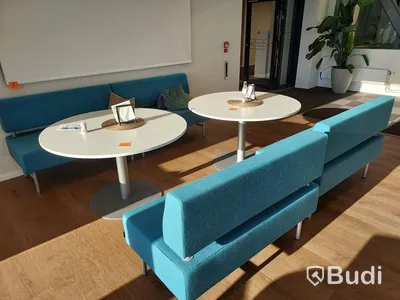 Soffsittgrupp "Möbeldesign Tibro" med bord