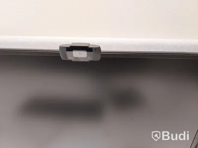 Kontorsplats med elektriskt höj- & sänkbart skrivbord