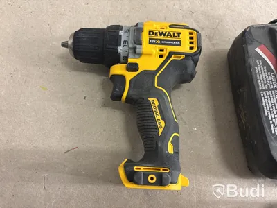 Skruvdragare Dewalt & 5 st blandade laddare
