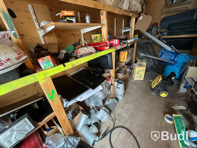 Container 20 fot isolerad , elcentral samt belysning
