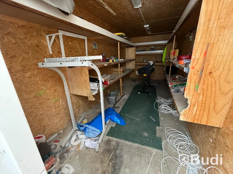 Container 20 fot isolerad samt elcentral och belysning