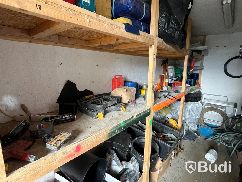 Container 20 fot isolerad, elcentral samt belysning