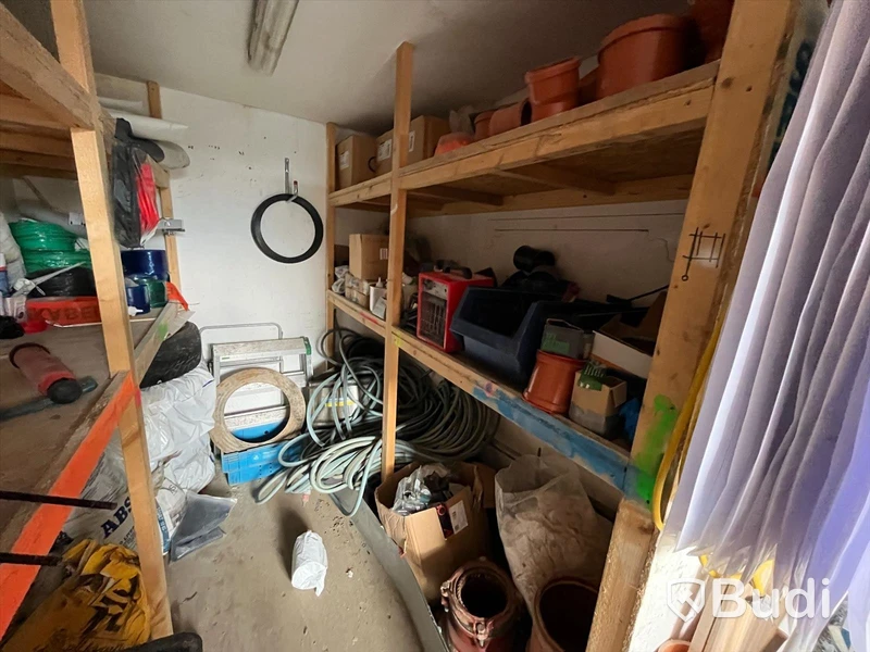 Container 20 fot isolerad, elcentral samt belysning