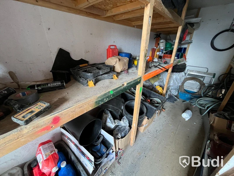 Container 20 fot isolerad, elcentral samt belysning