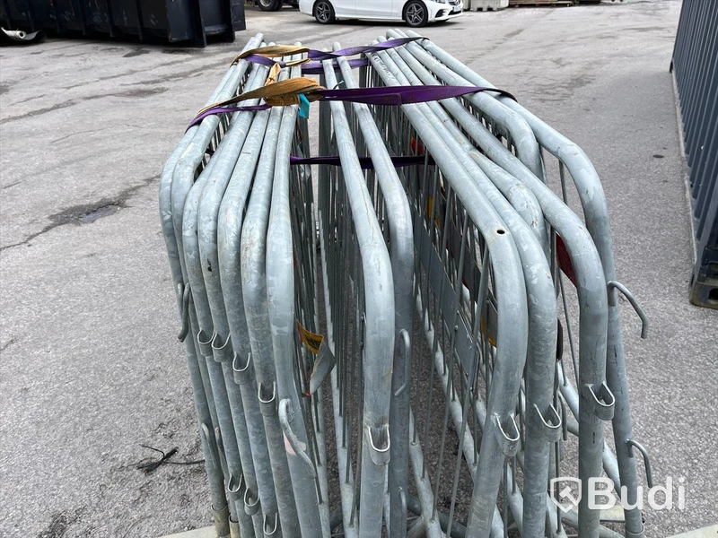 Kravallstaket galvade