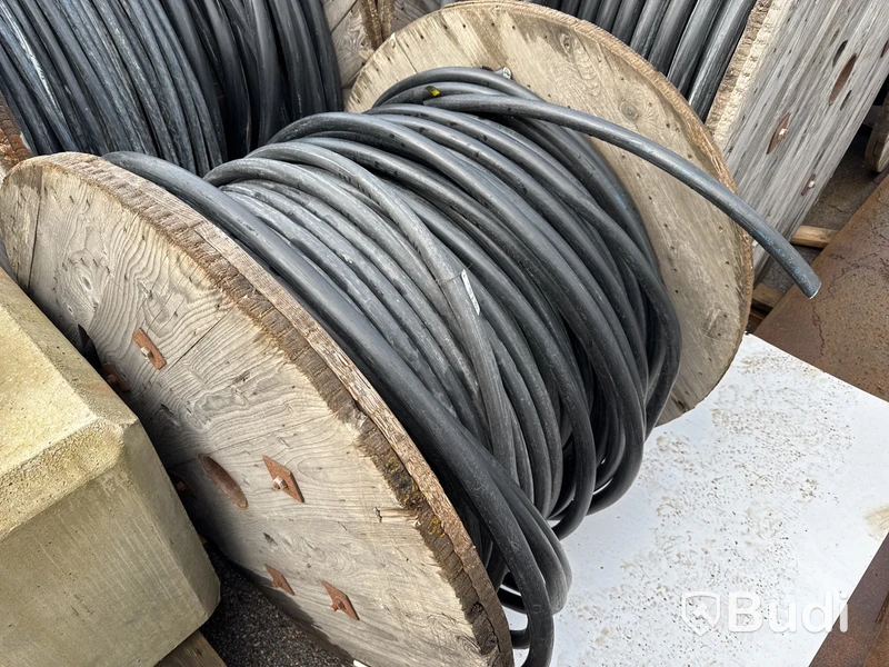Kabeltrumma med kabel 4G95