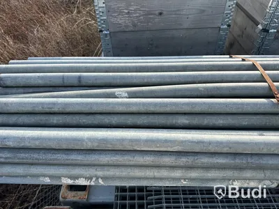 Stålrör 570cm med klämmor.