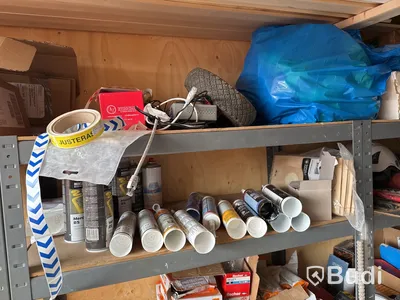 20-fots container, isolerad med innehåll
