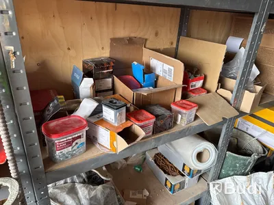 20-fots container, isolerad med innehåll