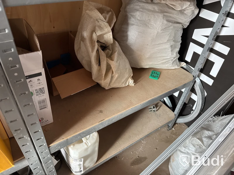 20-fots container, isolerad med innehåll
