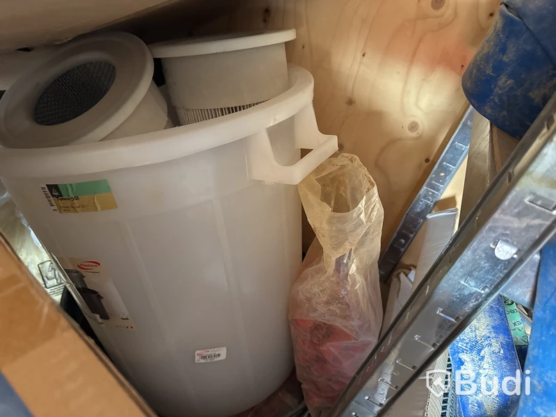 20-fots container, isolerad med innehåll