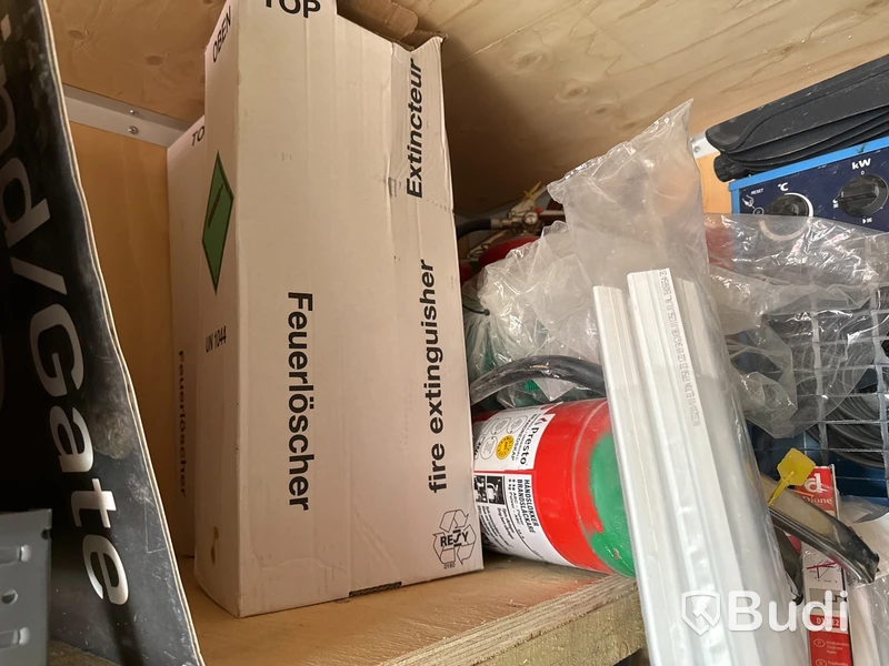 20-fots container, isolerad med innehåll