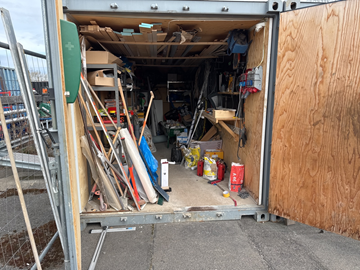 20-fots container, isolerad med innehåll