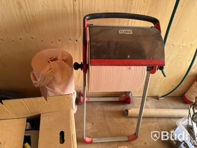 20-fots container, isolerad med innehåll.