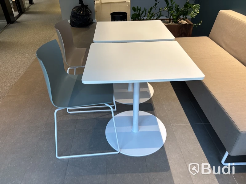 Soffa, bord, stolar m.m.