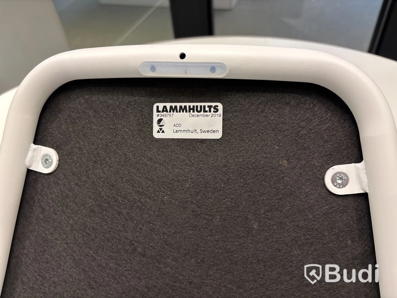 Konferensrum med bildskärm m.m.