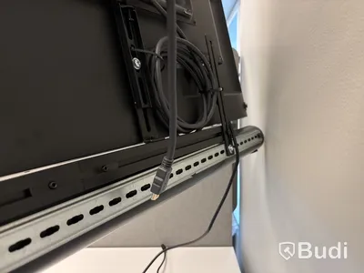 Bildskärm 55 tum med soundbar & bas