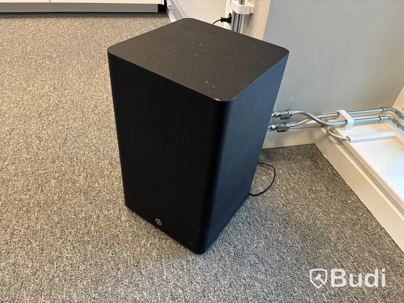Bildskärm 55 tum med soundbar & bas