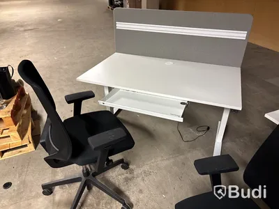 2 st kontorsplatser med skåp