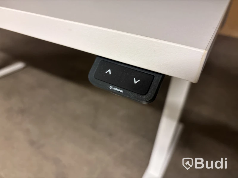 2 st kontorsplatser med skåp