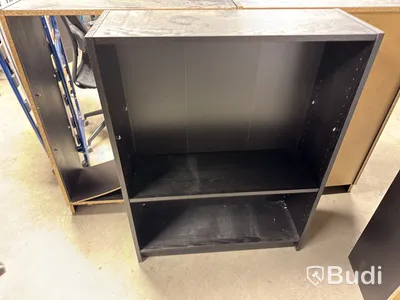 3 st kontorsstolar, hyllor m.m.