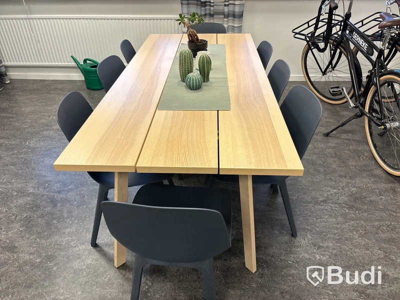 Matbord & 8 st stolar