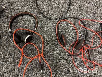 Monitorer, headset & dockningsstation