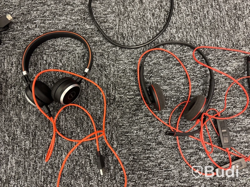 Monitorer, headset & dockningsstation
