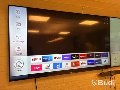 2 st 65” TV & konferenskamera Logitech Meetup