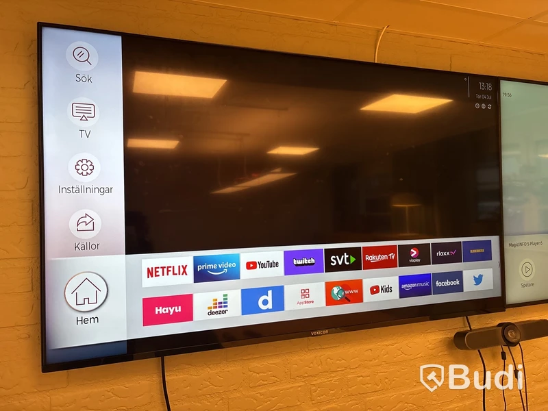 2 st 65” TV & konferenskamera Logitech Meetup