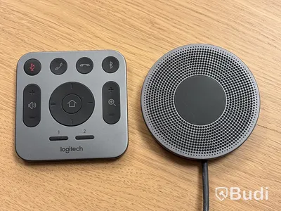 2 st 65” TV & konferenskamera Logitech Meetup