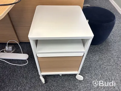 Komplett kontor med 3 st arbetsplatser