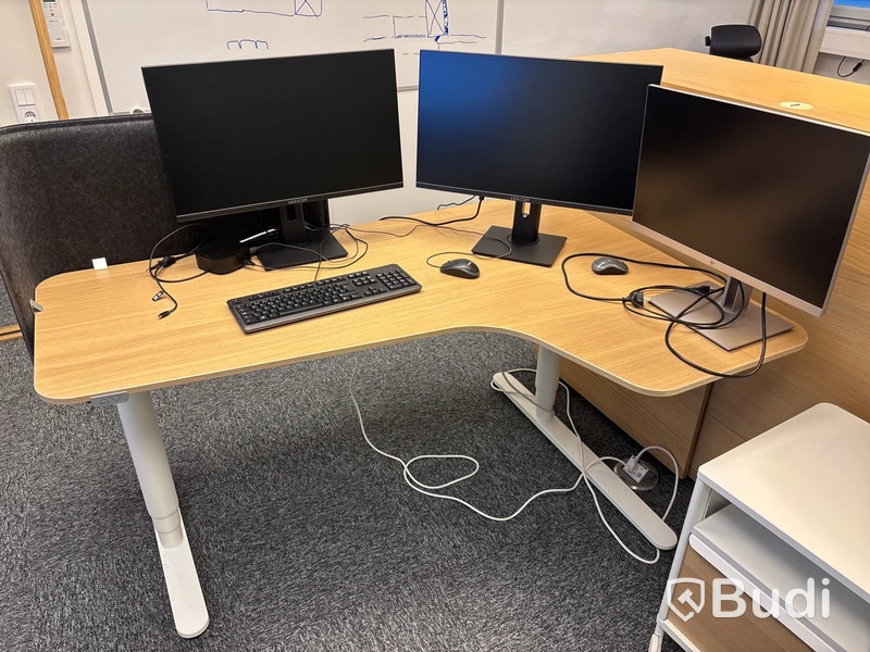 Komplett kontor med 3 st arbetsplatser