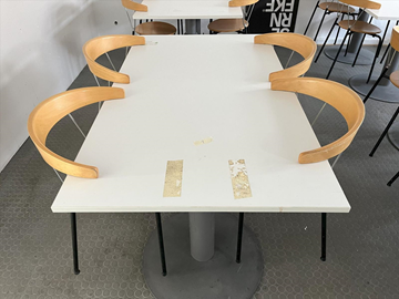 Matsalsbord 4st vita m stolar