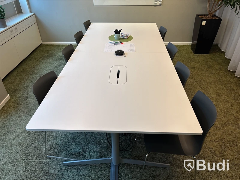 Konferensbord inkl. 8 st. stolar Arper