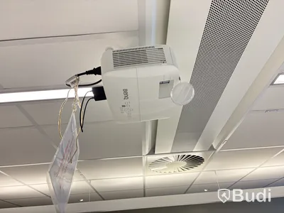 Projektor Benq inkl. projektorduk