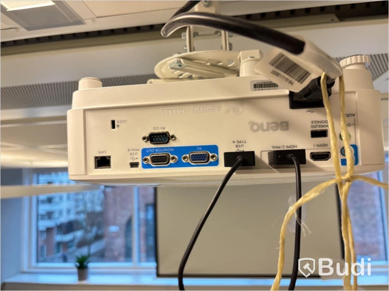 Projektor Benq inkl. projektorduk