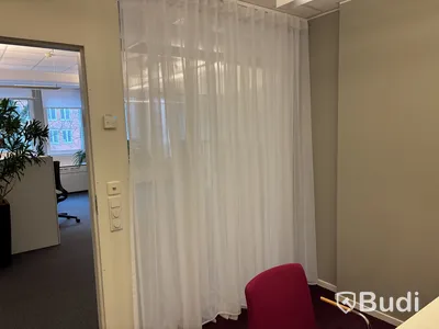 Bord, 7 st. Stolar Gärsnäs och 2 st. Gardiner
