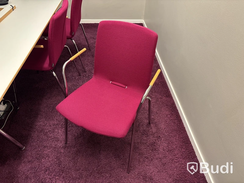 Bord, 7 st. Stolar Gärsnäs och 2 st. Gardiner