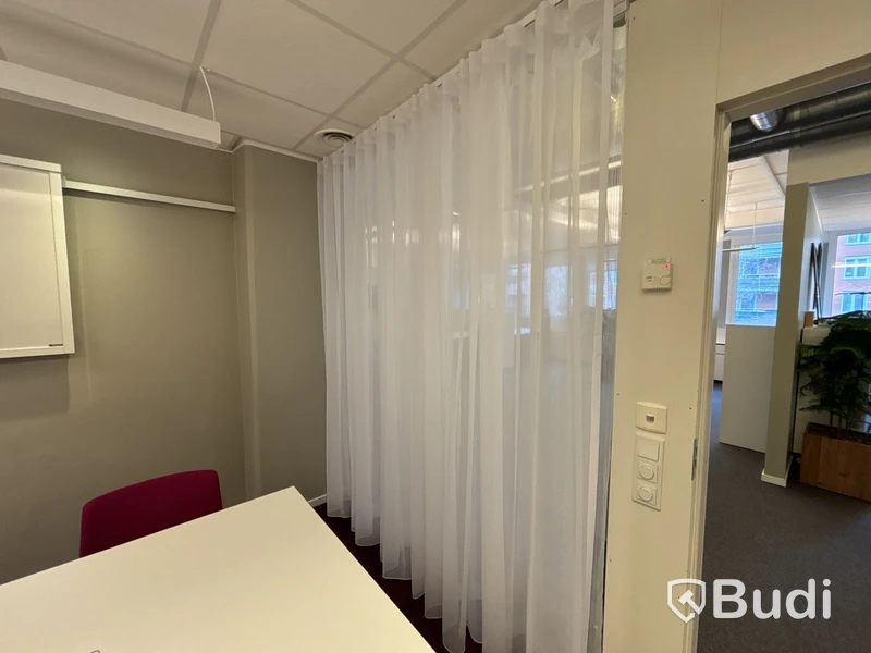 Konferensbord, 8 st. Stolar Gärsnäs och 2 st. Gardiner